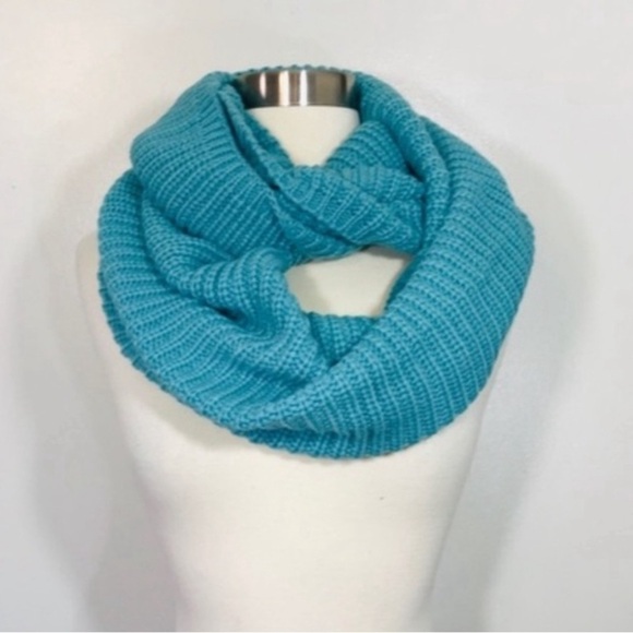 🚨Stitch Fix Octavia Alexa Rib Knit Infinity Scarf - Picture 3 of 8
